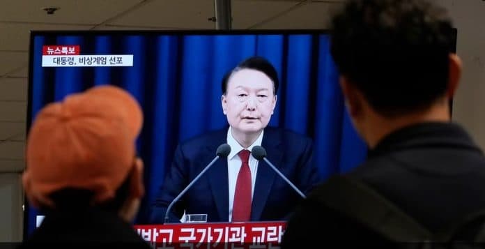 pemberlakuan_hukum_militer_di_korea_selatan_picu_kekacauan