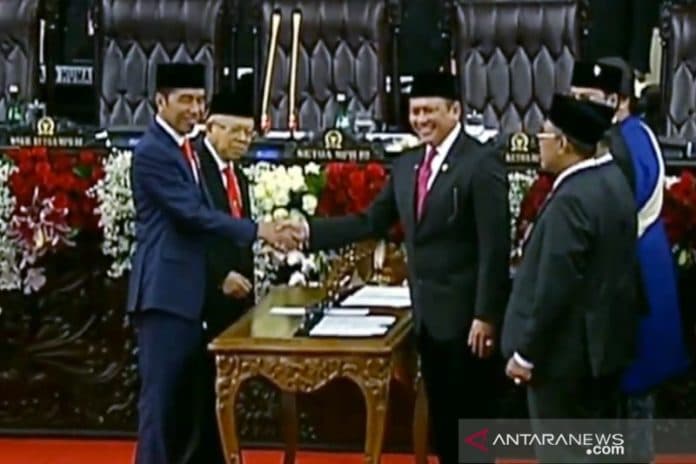 pemerintah_akan_ajak_dpr_ri_terbitkan_dua_undang_undang_besar