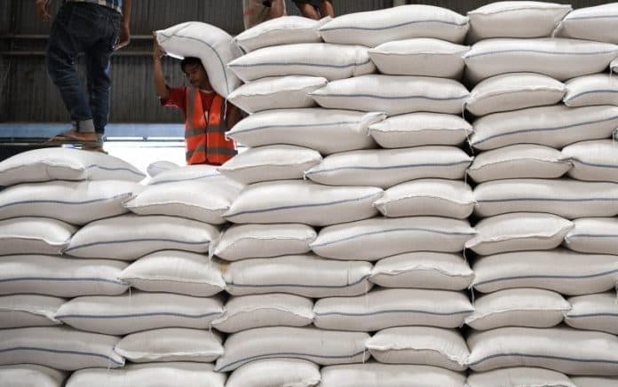 pemerintah_gelontorkan_beras_ke_pasar_stabilkan_harga_jelang_natal