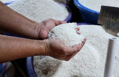 pemerintah_guyur_12_juta_ton_beras_seharga_rp8900kg_di_2023