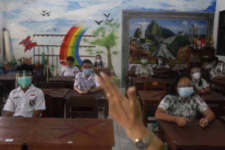 pemerintah_pertimbangkan_ptm_sesuai_kondisi_pandemi_covid_19_tiap_daerah