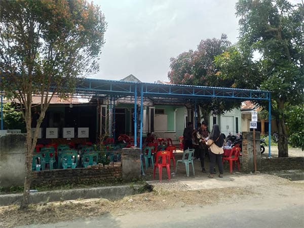 pemilih_lansia_di_lubuk_pakam_dibiarkan_kpps_lama_menunggu