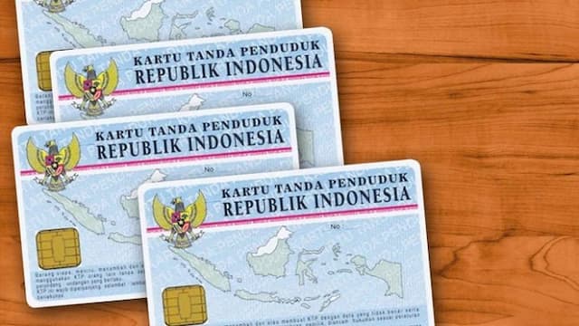 pemkab_batu_bara_serahkan_8749_ktp_elektronik