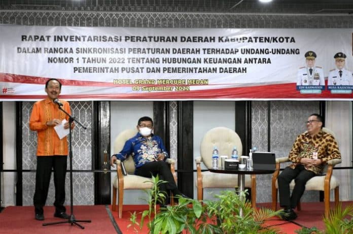 pemkab_dan_pemko_di_sumut_diminta_sinkronisasikan_perda_pajak_dan_retribusi