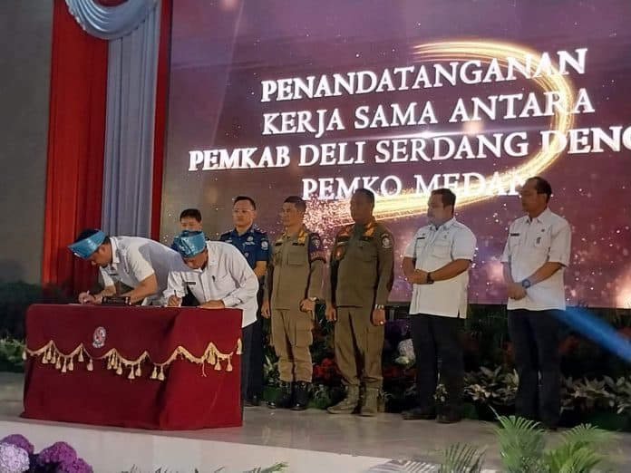pemkab_deli_serdang_tanda_tangan_kerjasama_bidang_pemadam_kebakaran_dengan_pemko_medan