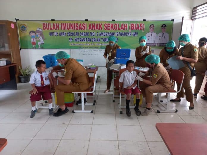 pemkab_pakpak_bharat_gelar_bulan_imunisasi_anak_sekolah_secara_serentak