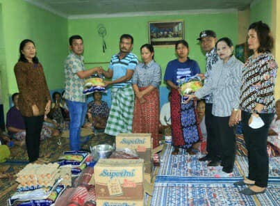 pemkab_samosir_bantu_korban_tanah_longsor_di_desa_siboro