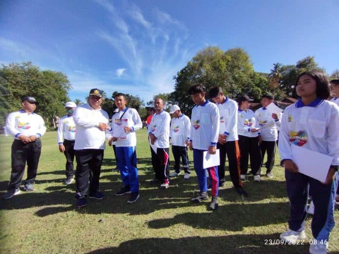 pemkab_samosir_beri_penghargaan_kepada_atlet_dan_pelatih_berprestasi