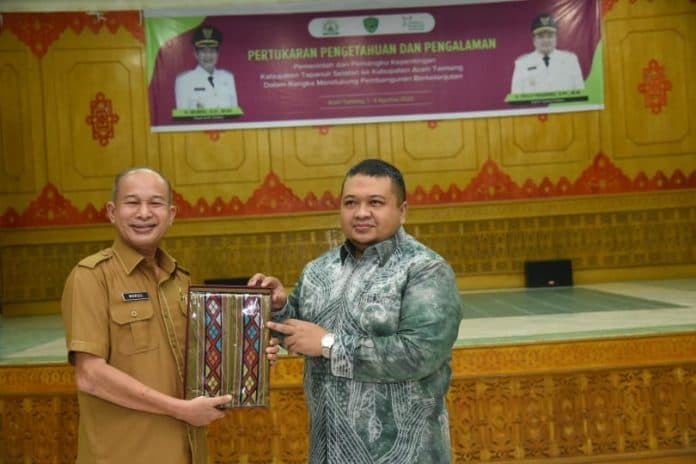 pemkab_tapsel_fokus_pada_pembangunan_berkelanjutan