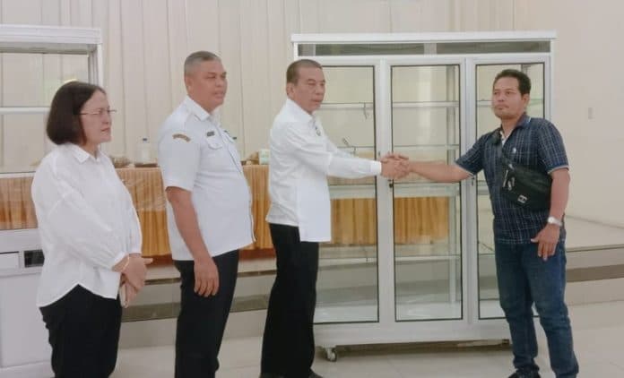 pemko_binjai_serahkan_bantuan_peralatan_usaha_bagi_umkm