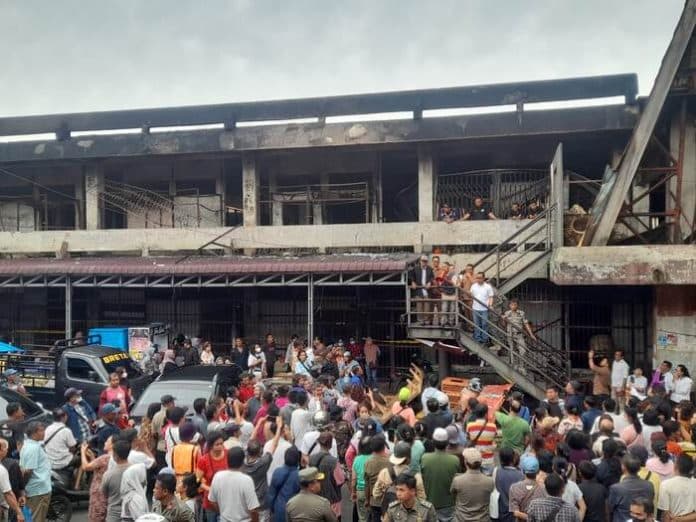 pemko_siantar_pastikan_bantuan_diberikan_ke_pedagang_pasar_horas_bukan_pemilik_kios