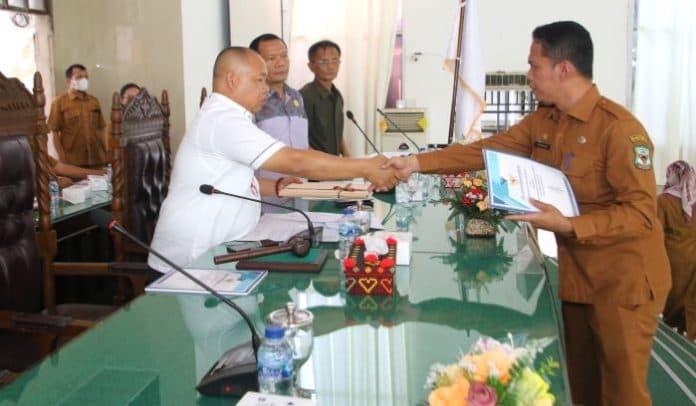 pemko_siantar_sampaikan_pengantar_nota_keuangan_r_apbd