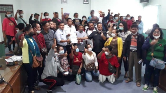pemko_tak_hadir_pembahasan_aspirasi_massa_futasi_ditunda