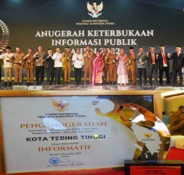 pemko_tebing_tinggi_raih_anugerah_predikat_informatif_dari_kip_sumut