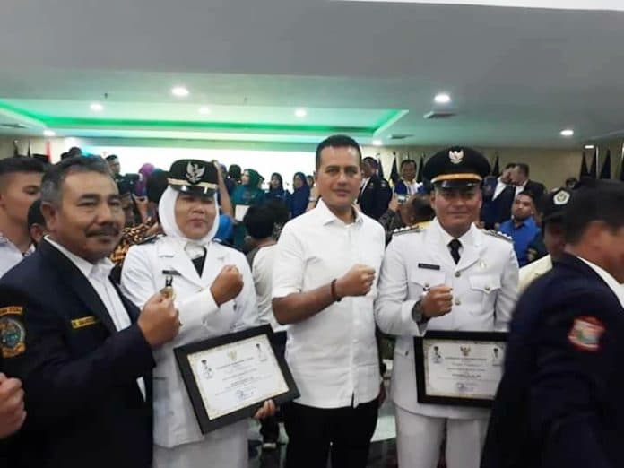 pemprov_sumut_berikan_penghargaan_karang_taruna