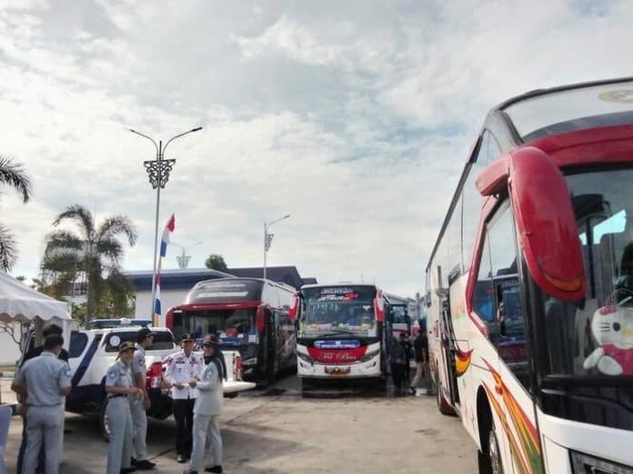 pemprov_sumut_mulai_berangkat_1200_orang_mudik_gratis_nataru_dari_medan