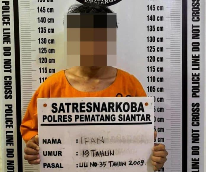 pemuda_19_tahun_ditangkap_polres_siantar_524_gram_sabu_diamankan