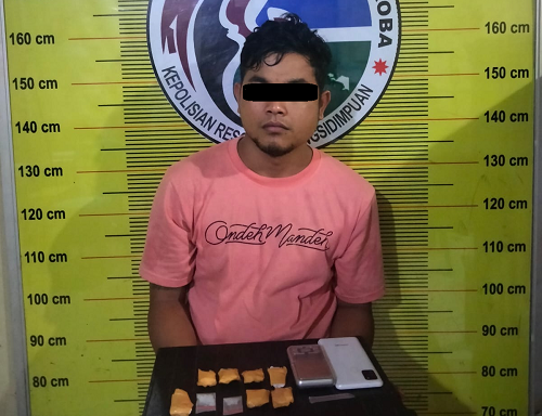 pengedar_narkoba_diringkus_polsek_hutaimbaru_sidimpuan_834_gr_sabu_diamankan