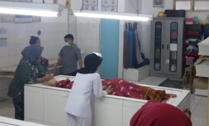 pengendara_septor_tewas_terlindas_truk_ibu_korban_aduh_anakku_kenapa_jadi_begini