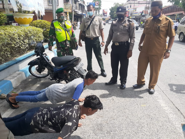 pengguna_jalan_di_lubuk_pakam_terjaring_razia_masker_dihukum_push_up