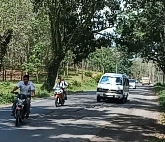 pengguna_jalan_keluhkan_lambannya_tambal_sulam_di_jalan_lintas_tebing_tinggi_siantar