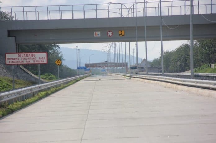 penggunaan_tol_sinaksak_selama_nataru_hamawas_ungkap_begini