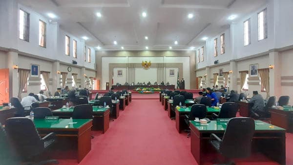 penghasilan_anggota_dprd_simalungun_capai_rp46_juta_per_bulan