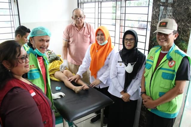 pengobatan_gratis_ketua_satgas_bkb_provinsi_sumut_turun_ke_kota_siantar