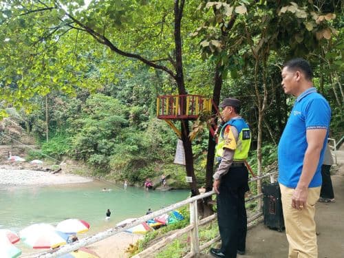 pengunjung_diimbau_waspada_saat_berwisata_di_desa_bartong