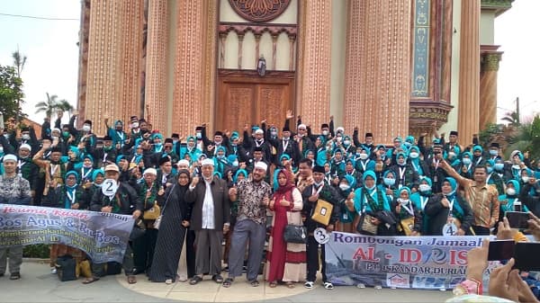 pengusaha_ini_sudah_berangkatkan_1000_tetangganya_umroh
