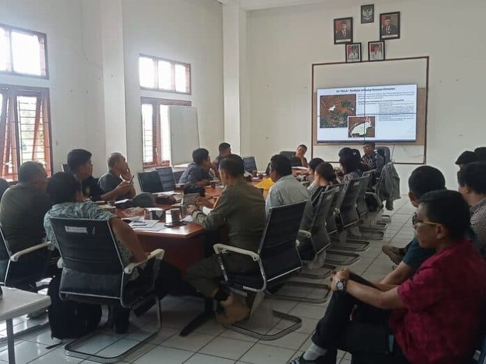 pengusaha_pertambangan_di_toba_dilarang_merubah_bentang_alam