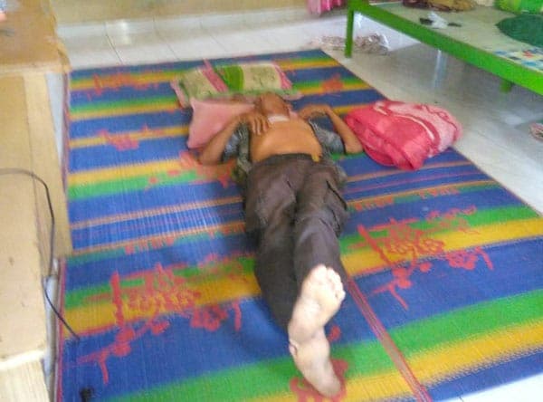 pensiunan_polisi_terkapar_ditikam_oknum_tni_di_lapo_tuak_di_deli_serdang