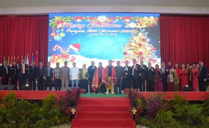 penuh_hikmat_unimed_rayakan_natal_oikumene_2023