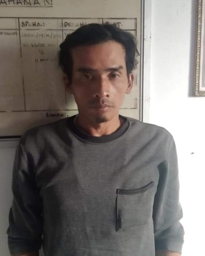penumpang_jatuh_dari_atap_angkot_dan_meninggal_dunia_supir_jadi_buronan_polisi