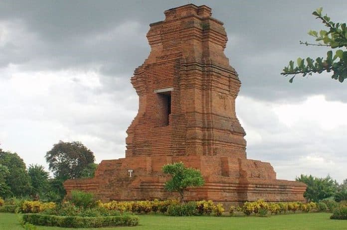 penyebab_runtuhnya_kerajaan_hindu_budha_di_indonesia