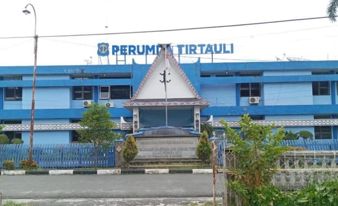 penyertaan_modal_tahun_2024_perumda_tirta_uli_pasang_19_ribu_meter_pipa