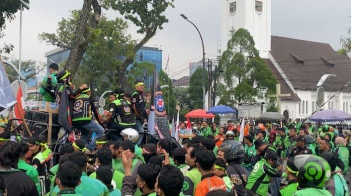 perang_tarif_driver_ojol_minta_pemprov_sumut_buat_regulasi_untuk_atur_aplikator