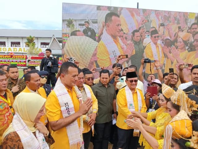perayaan_natal_dan_syukuran_tahun_baru_golkar_sumut_berjalan_sukses_musa_rajekshah_beri_pesan_mendalam