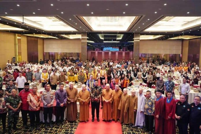 perayaan_waisak_di_kota_medan_berlangsung_meriah_arman_chandra_bobby_nasution_bapak_toleransi