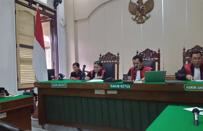 perdagangkan_kakaktua_jambul_kuning_warga_simalingkar_dipenjara_2_tahun