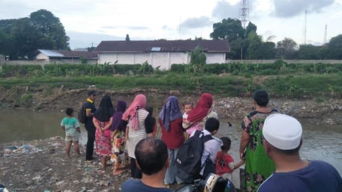 perempuan_hilang_usai_lompat_ke_sungai_deli_di_karang_berombak_medan