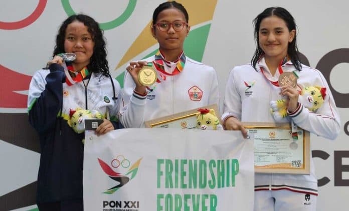 perenang_termuda_jakarta_raih_4_emas_dan_pecahkan_2_rekor_pon