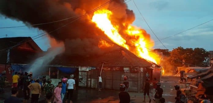 perhatikan_cara_mencegah_terjadinya_kebakaran_di_dapur