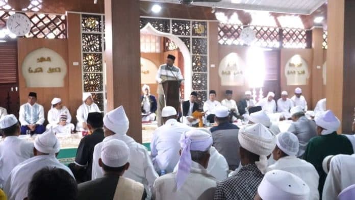 peringatan_haul_1_abad_tuan_guru_babussalam_dihadiri_ribuan_orang