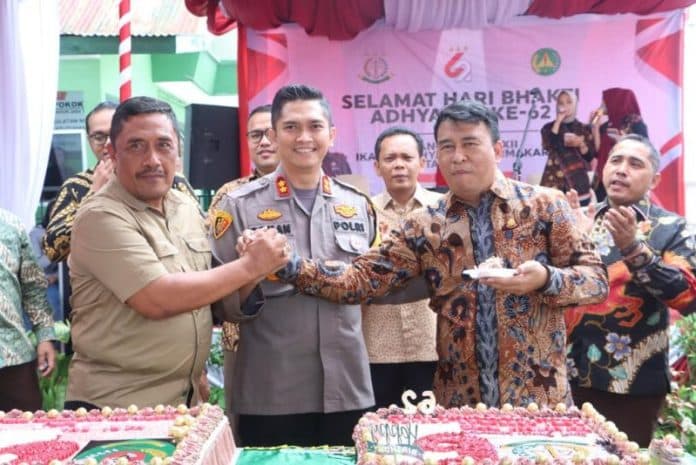 peringatan_hba_ke_62_kejari_tapsel_sekda_mari_terus_bergandengan_tangan