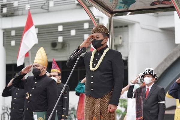 peringati_hari_guru_rektor_usu_minta_civitas_akademika_perkuat_pelayanan_pendidikan