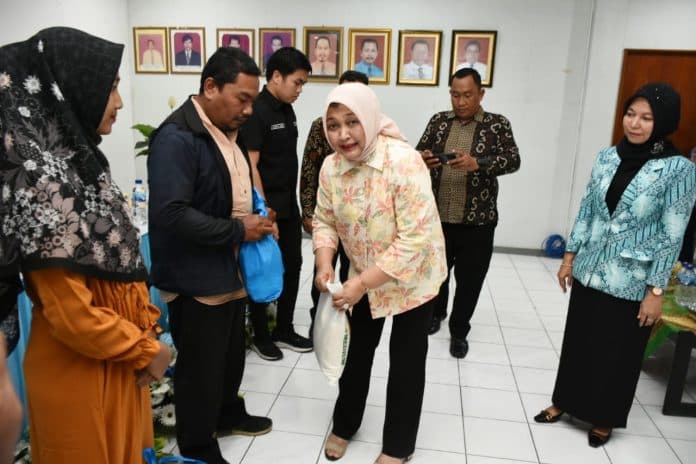 peringati_hari_ibu_ini_pesan_nawal_lubis_pada_masyarakat_sekitar_ipa_delitua