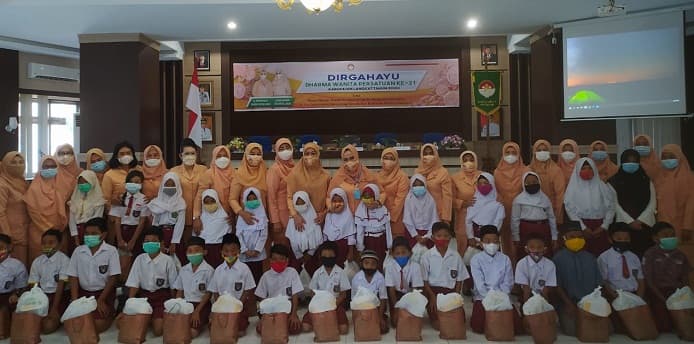 peringati_hut_ke_21_dwp_langkat_santuni_60_anak_yatim