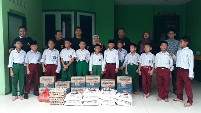 peringati_hut_ke_4_harian_mistar_beri_santunan_ke_panti_asuhan_di_medan