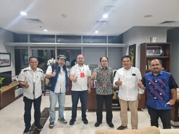 perjuangkan_infrastruktur_bupati_taput_kembali_temui_menteri_pupr